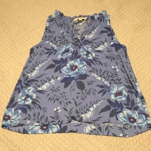 Blow blouse with ruffle detail